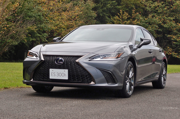 レクサスES300h“Fスポーツ”