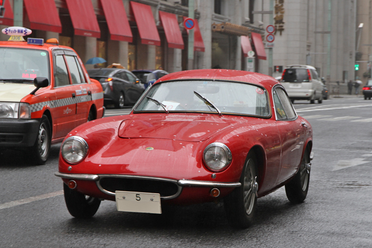 「5」で始まる陸運支局名がなかった時代の東京ナンバーを付けた、1961年「ロータス・エリート Sr.2」。当時のロータスの代理店だった芙蓉貿易が入れた正規輸入車だ。