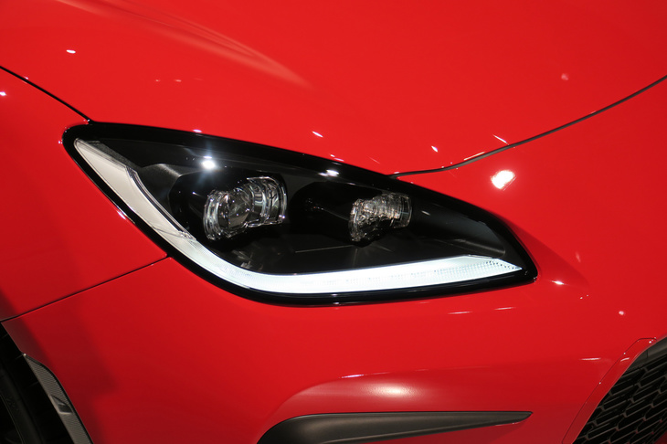 トヨタGR 86（ヘッドランプ）