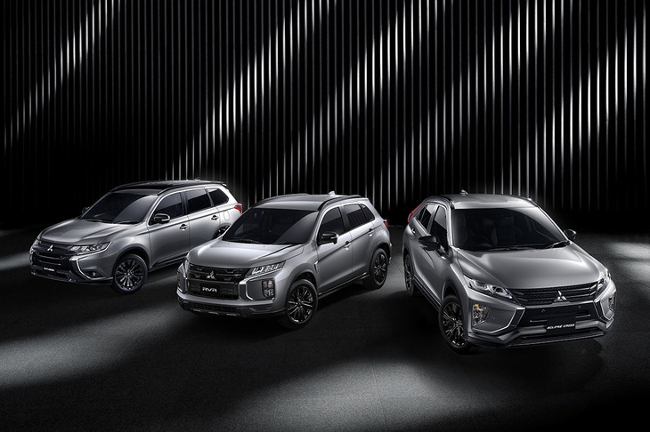 写真左から「アウトランダー ブラックエディション」「RVRブラックエディション」「エクリプス クロス ブラックエディション」。