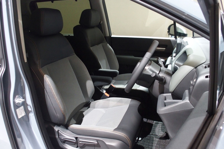 ホンダ・フリード クロスター（フロントシート）