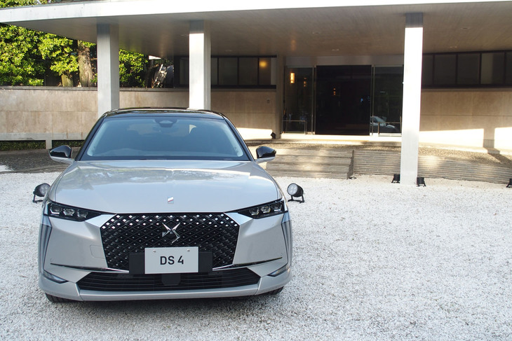 DS 4リヴォリE-TENSE（エクステリア）