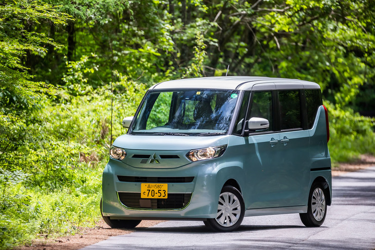 初代モデルの登場から約6年でフルモデルチェンジが行われた「eKスペース」。今回の試乗車は、自然吸気エンジンにマイルドハイブリッドシステムを組み合わせた「G」グレードで、価格は154万2200円。