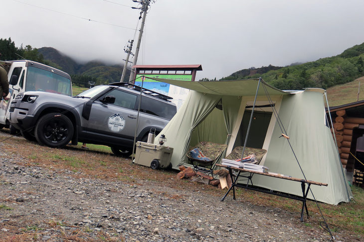 コロナ禍の影響もあって盛り上がりをみせるキャンプ。イベント会場にはアウトドア用品を幅広く取り扱い、オリジナルのアイテムも手がけるA＆Fもブースを出展していた。