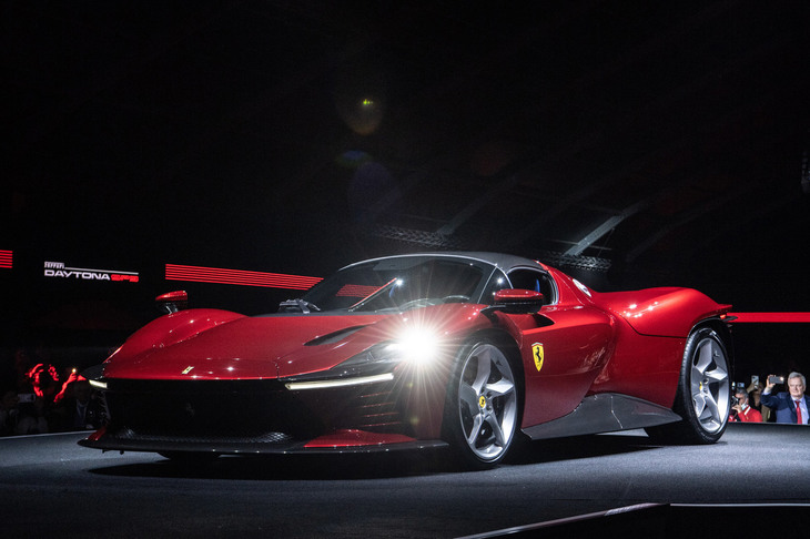 「イコーナ」シリーズの第3弾にあたる「デイトナSP3」。イコーナシリーズとは、往年のモデルの意匠をモチーフにしたフェラーリの新たなスペシャルモデルだ。
