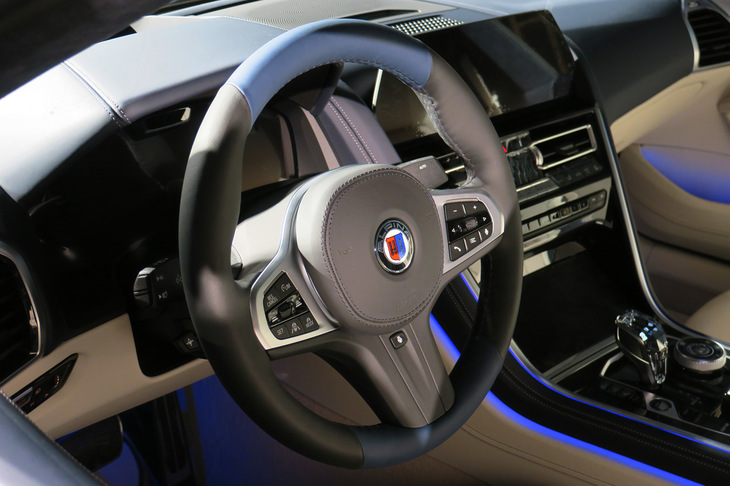 BMWアルピナB8グランクーペ（ステアリングホイール）