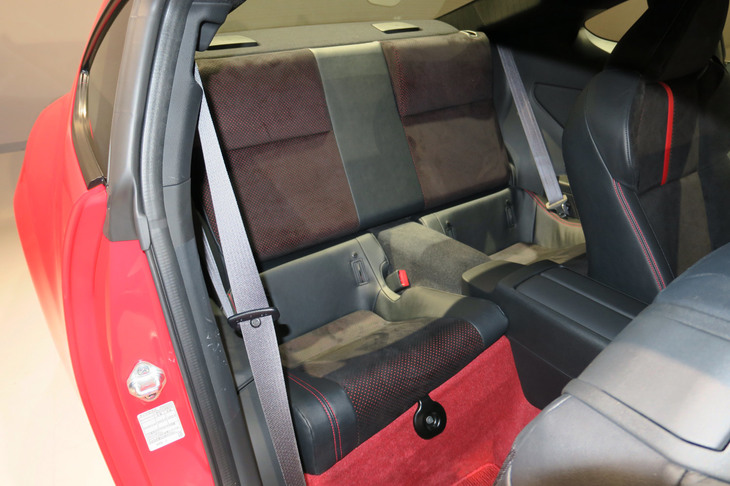 トヨタGR 86（リアシート）