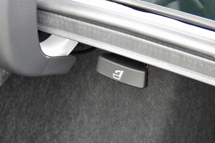 ホンダ・シビックセダン（トランクルーム）