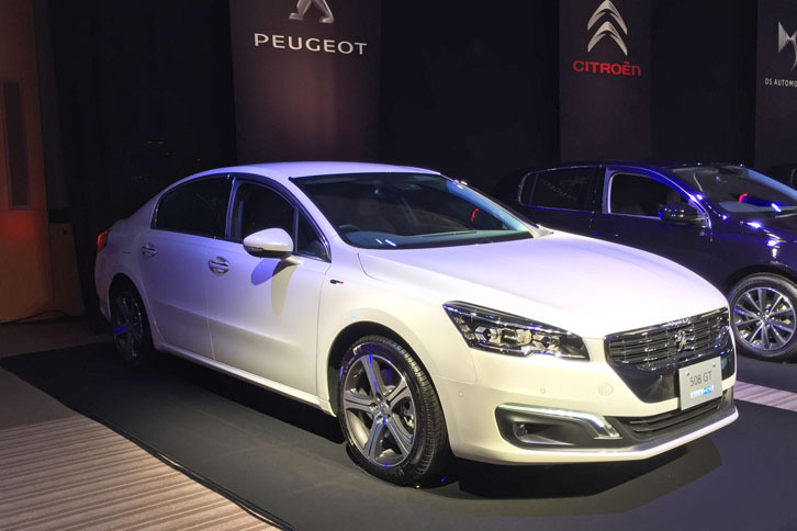 「プジョー508GT BlueHDi」（2リッター）