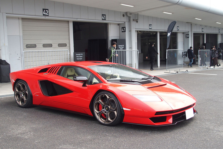 ランボルギーニ・カウンタックLPI800-4