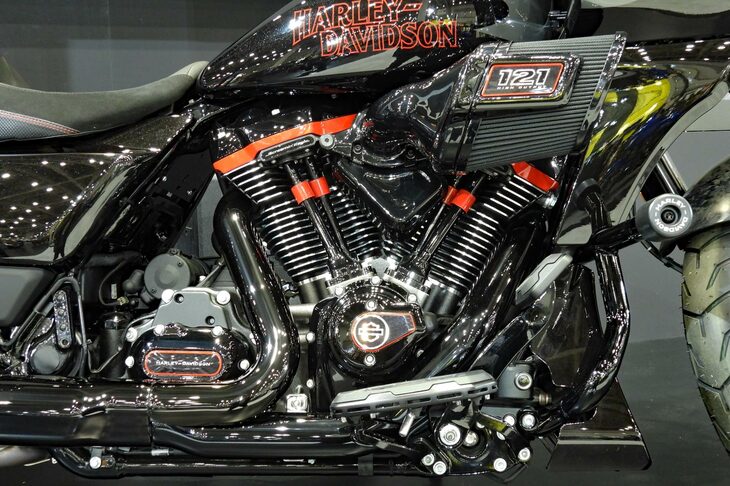 ハーレーダビッドソンCVOロードグライドST