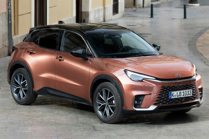 再びスペインでの国際試乗会より。ボディーサイドの光の流れを見ると、ショルダー部の大きな動きがよくわかる。