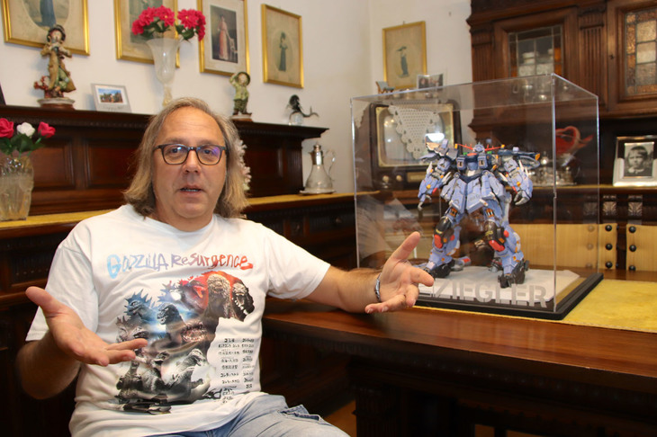 子どもの頃、イタリアのテレビでちょうど日本製アニメの放映が開始されたという。「放課後、友達は外で遊んでいたけど、僕はそれを見たくて家にいたよ」