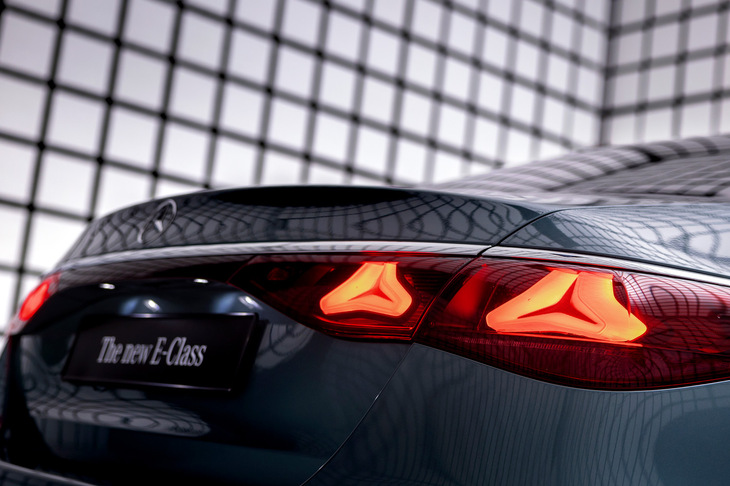 メルセデス・ベンツEクラス（テールランプ）