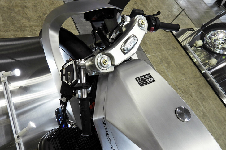 MOON Arrow（MOONEYES）