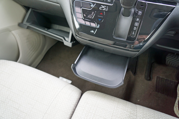 日産デイズX（インストゥルメントパネルまわり）