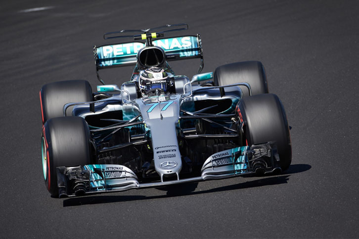 チームからの要請で、僚友ハミルトンに3位の座を譲ったボッタス（写真）。約束通り、フェラーリを抜けなかったハミルトンがそのポジションを返してくれたことに感謝していた。ニコ・ロズベルグがいた昨年までとは違い、メルセデスの2人のドライバーにはしっかりとした信頼関係が築かれているようだ。（Photo=Mercedes）