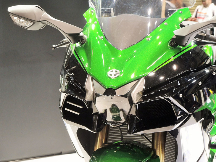 「カワサキ・ニンジャH2 SX」