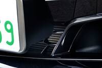 エンジンの高出力化に伴い、「Z06」ではラジエーターやオイルクーラーなどといったクーリングシステムを、スタンダードモデルの2個（「Z51パフォーマンスパッケージ」装着車では3個）から5個に増設。パワートレイン／ドライブトレインの冷却性を大幅に高めている。