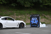 「アイサイト」のプリクラッシュブレーキが作動し、「BRZ STI Sport」はダミーの80cm程度手前で完全停止した。停止直前にクラッチペダルを踏まないと、当然エンストする。