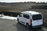 2023年1月18日に発売された「シトロエン・ベルランゴ ロング」。今回の試乗車は上位グレードの「シャインXTRパック」。