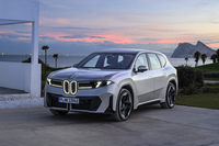 ドイツ国際モーターショーでのお披露目前は「ノイエクラッセX」と呼称されていた新型「BMW iX3」。この後には「ノイエクラッセ」＝新型「i3」のデビューも控えている。