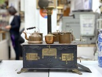 20世紀初頭のドイツ製とみられるミニチュアのオーブン。