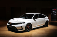 ホンダが新型「シビック タイプR」を世界初公開　2022年9月に発売を予定