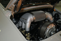 米シンガーがピカピカにレストアした「ポルシェ911」が日本初上陸の画像