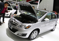 北汽集団製の小型5ドア車「E150」