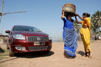 「フィアット・リネア」は、今日のフィアットにおけるワールドカーである。これはインド仕様。