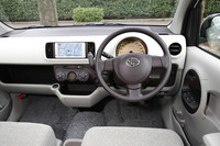 「トヨタ・パッソ」のインパネ。