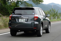 【スペック】350S“Gパッケージ”（7人乗り）：全長×全幅×全高＝4570×1855×1690mm／ホイールベース＝2660mm／車重＝1740kg／駆動方式＝4WD／3.5リッターV6DOHC24バルブ（280ps/6200rpm、35.1kgm/4700rpm）／価格＝334万9500円（テスト車＝378万4200円／チルト＆スライド電動ムーンルーフ＝9万4500円／HDDナビゲーションシステム＋NAVI・AI-SHIFT制御＋ステアリングスイッチ＋マイク＆マイクアンプ＋音声ガイダンス機能付カラーバックガイドモニター＆サイドモニター＝34万200円）（M）