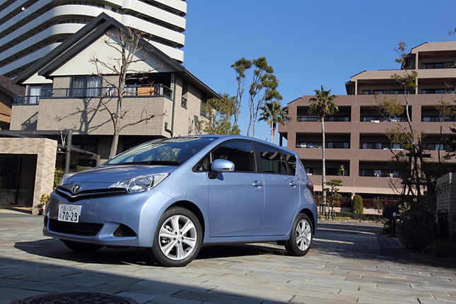 【スペック】全長×全幅×全高＝3995×1695×1585mm／ホイールベース＝2550mm／車重＝1090kg／駆動方式＝FF／1.3リッター直4DOHC16バルブ（95ps/6000rpm、12.3kgm/4000rpm）／価格＝149万5000円（テスト車＝178万4800円）
