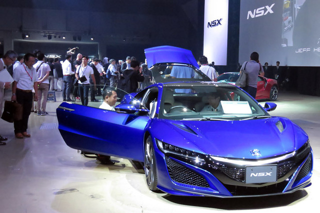 新型「ホンダNSX」発表会の会場から 内装・外装など28枚 【画像・写真