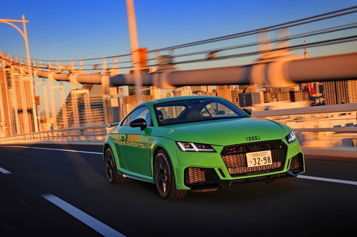 0-100km/h加速3.7秒を誇る「TT RSクーペ」。そのパフォーマンスを極めて高い安定性と両立させている点が大きな特徴といえる。