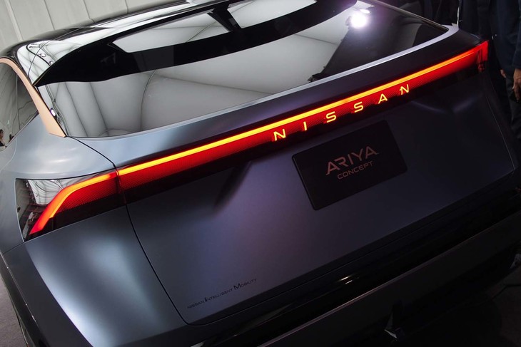 「ニッサン アリア コンセプト」のリアビュー。