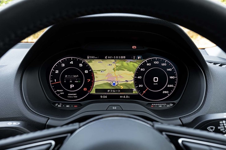 12.3インチの液晶画面をメーターパネルとして採用する「アウディバーチャルコックピット」はオプション。写真はアナログメーターの雰囲気を再現したモードだが、カーナビの地図をほぼ全面に拡大して表示することも可能だ。