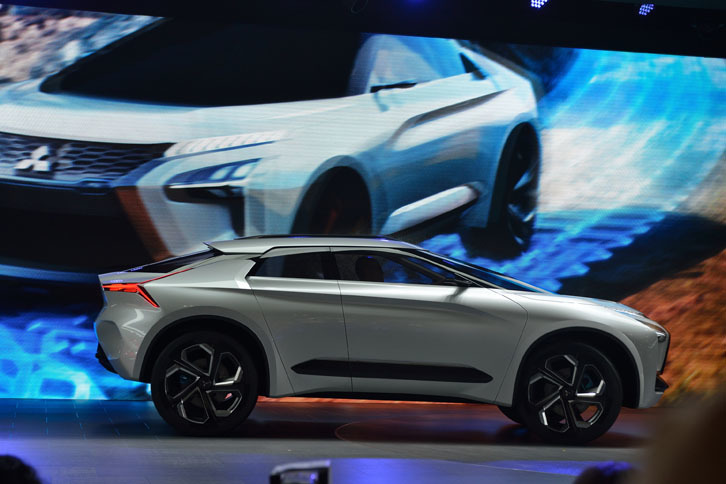 「e-EVOLUTION CONCEPT」では三菱の強みであるSUV、EV、そしてシステムの融合による新たな運転体験という3つの価値を訴求している。