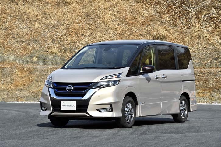 「ノートe-POWER」と比べると、マイルドな印象を残した「セレナe-POWER」。家族のためのミニバンには、これでちょうどいい。