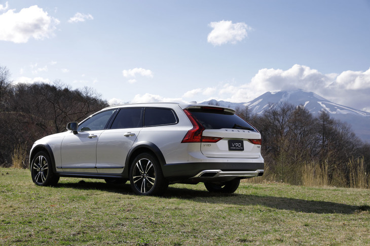 ボルボのフラッグシップクロスオーバー「V90クロスカントリー」。2017年2月に導入が開始された。