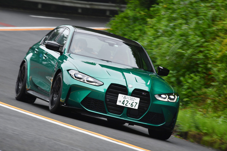 箱根のワインディングロードを行く「BMW M3コンペティション」。池沢先生のかつての愛車「M4クーペ」よりも「足がしなやかでパワフルな3リッター直6ツインターボエンジンも素晴らしい。オールマイティーな一台ですよ」と絶賛していた。