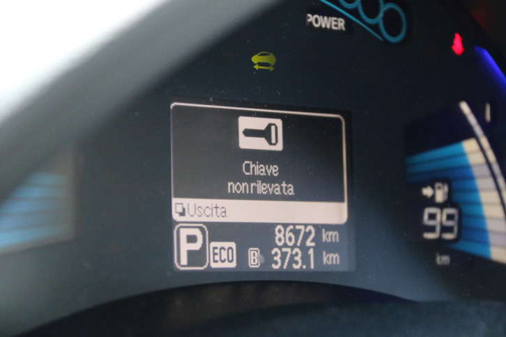 初代「リーフ」のイタリア仕様車のメーターパネル。