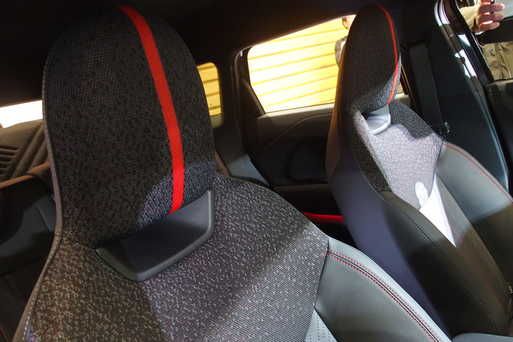 MINIジョンクーパーワークス エースマンE（フロントシート）