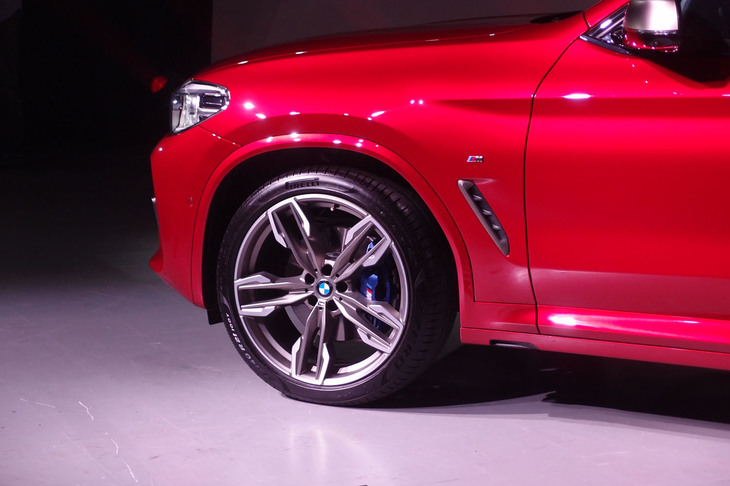 BMW X4 M40i（アルミホイール）