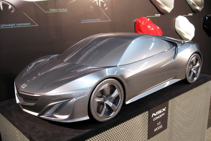 「NSXコンセプト」の1/3モデル。