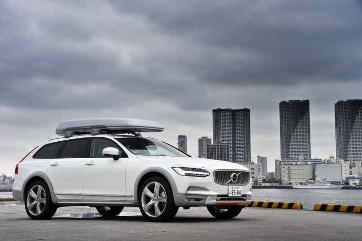 ボルボV90クロスカントリー オーシャンレースエディション