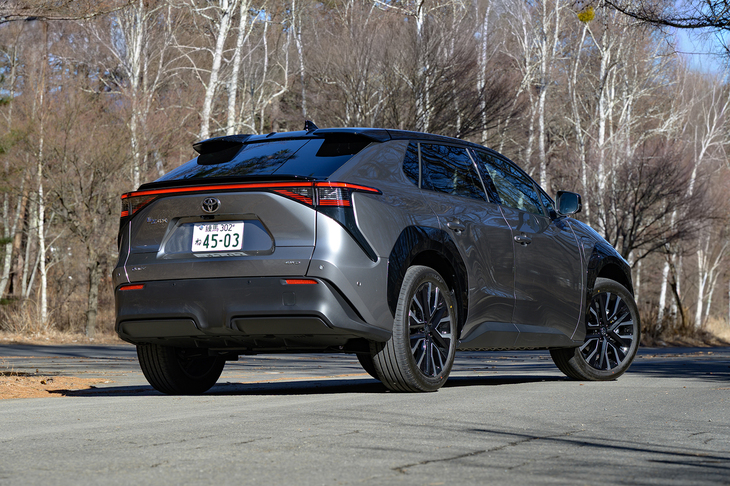 改良とともに値下げも実施。「Z」グレード50万円ダウンでFWDが550万円、4WDが600万円になったほか、新たなエントリーグレード「G」（FWDのみで480万円）を設定している。