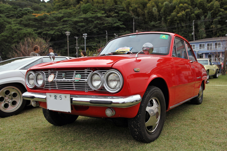 これも新車以来の「愛 5」（愛知）ナンバーを付けた1964年「いすゞ・ベレット1600GT」。通称ベレGこと「ベレットGT」は1964年から73年まで作られたが、これは64年4月から10月までの半年間だけラインナップされた最初期型。筆者が知る限りでは、残存車両はこれ1台のみである。
