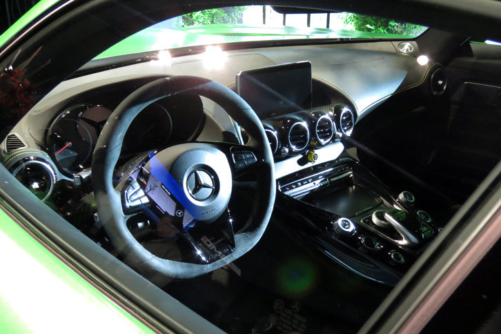 メルセデスAMG GT R（インテリア）